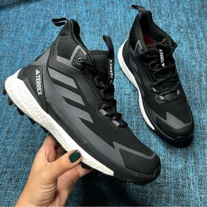 Adidas Terrex Free Hiker 2.0 Gore-Tex Trail Hiking Boots Sneakers in Black White